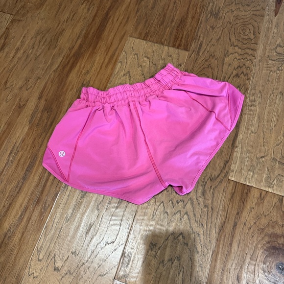 Lululemon Hotty Hot Shorts 2.5" - Picture 4 of 6